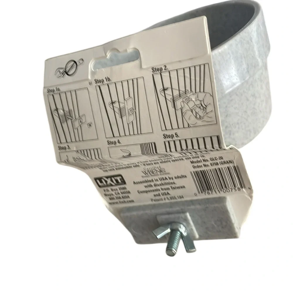 Lixit‎ Quick Lock Crock For Wire Cages Small Animal Bowl